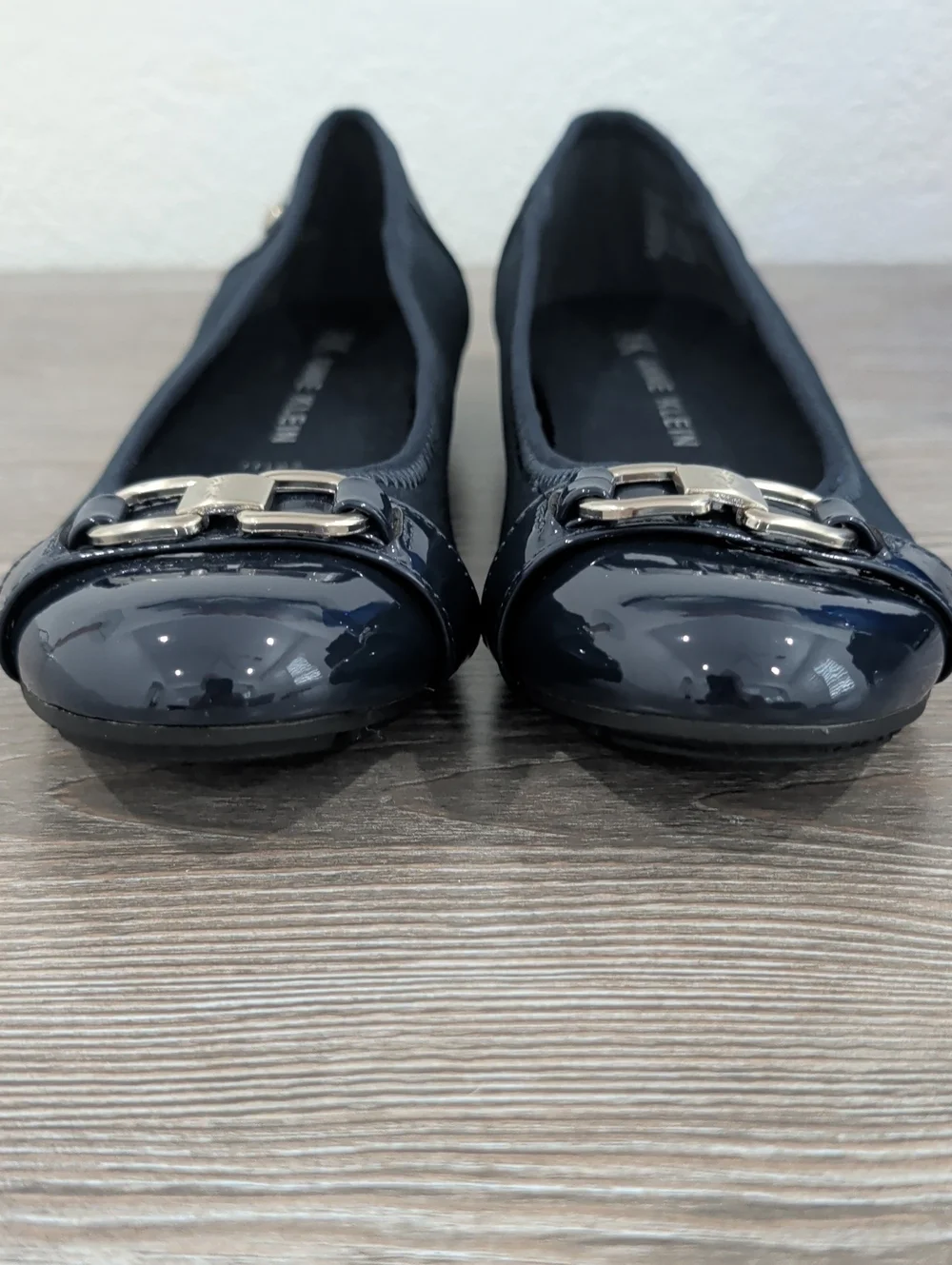 New AK Anne Klein iFlex AURORA Navy Blue Toe Cap Horsebit Ballet Flats Shoes 7.5